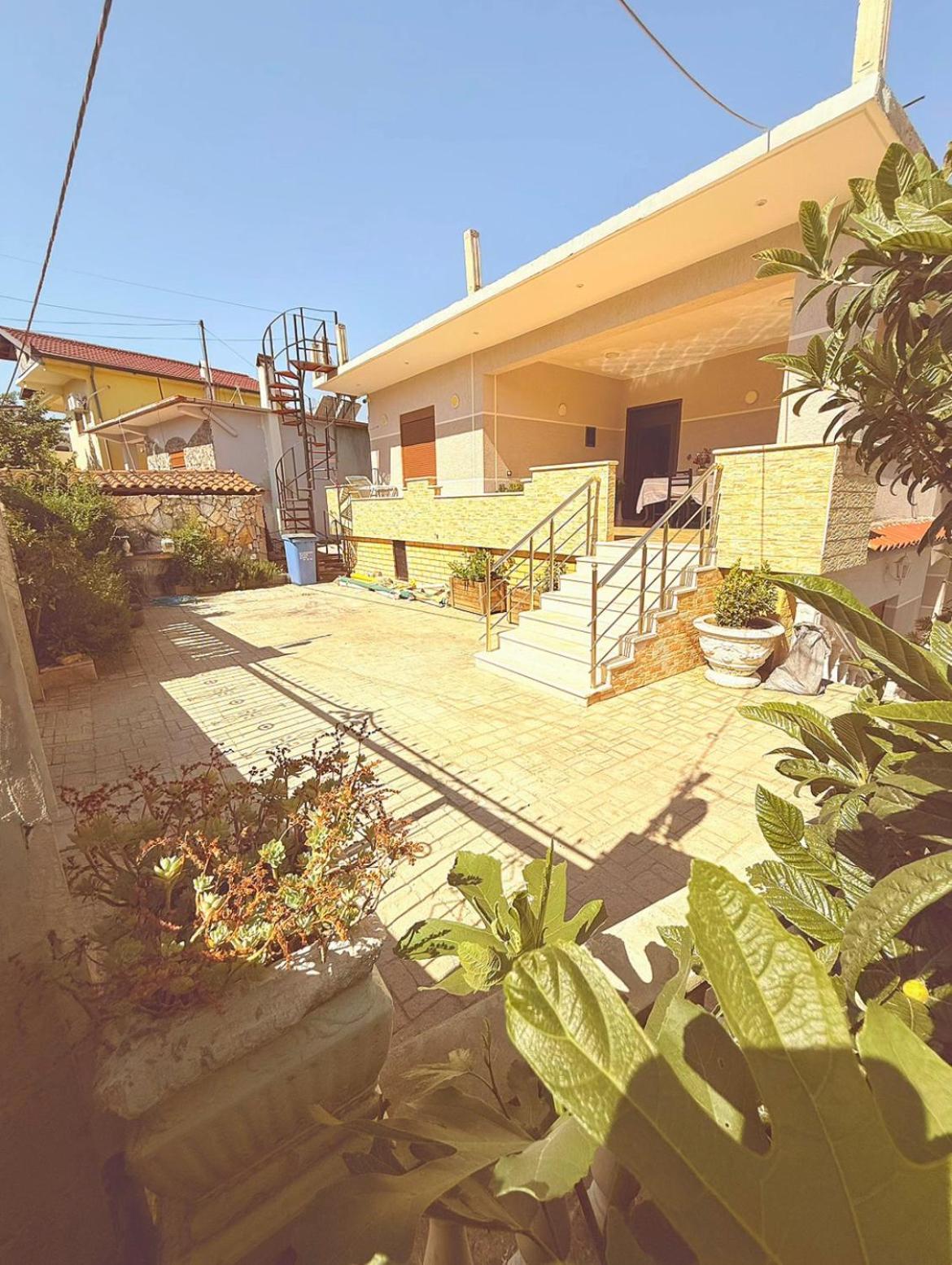 Anel'S Guesthouse Berat Exterior foto