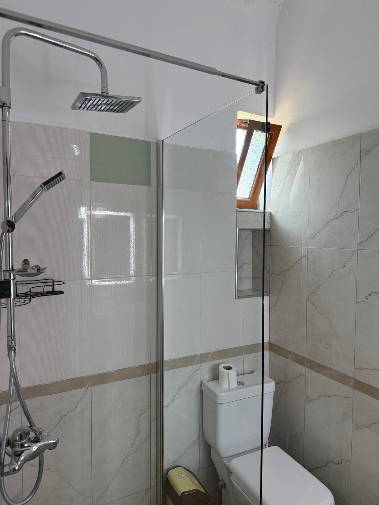 Anel'S Guesthouse Berat Exterior foto